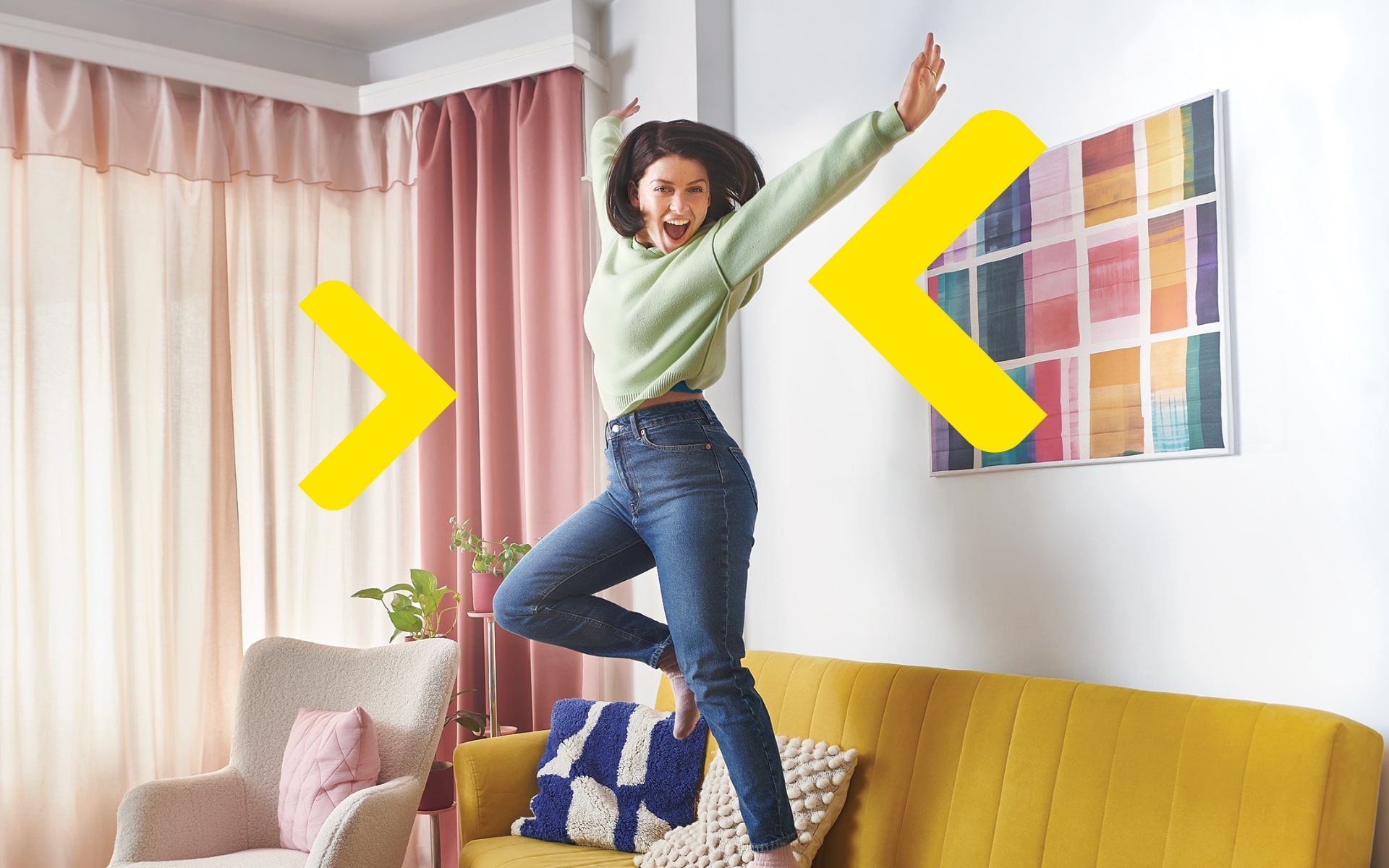 žena má radost z vlastního bydlení